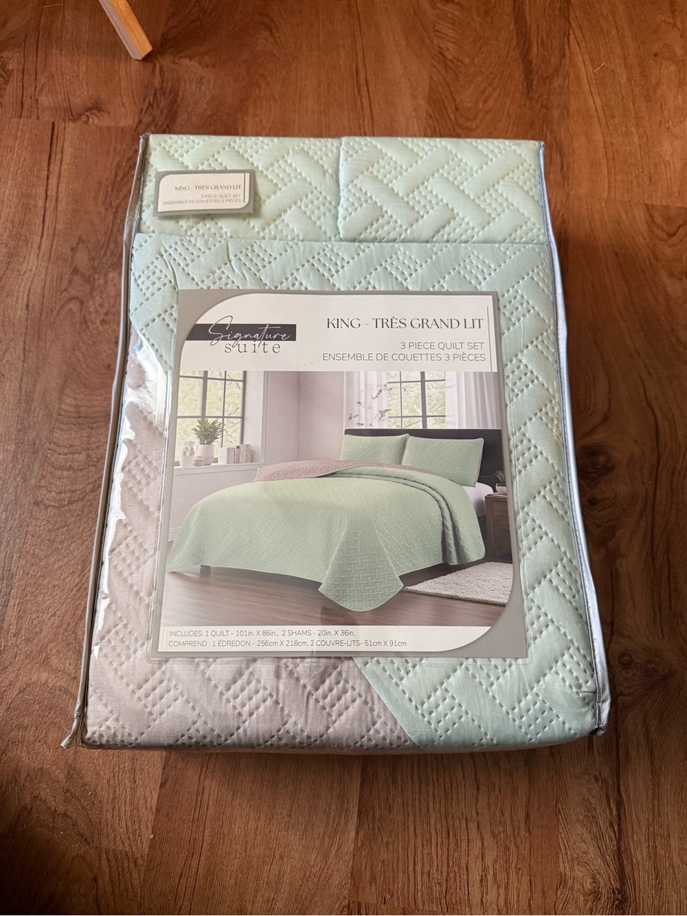 King Quilt Set in Mint Green